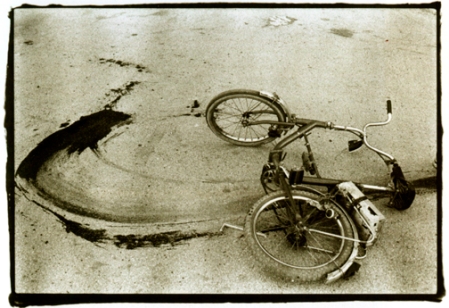 Annie Leibovitz, Bloody Bicycle, Sarajevo 1993